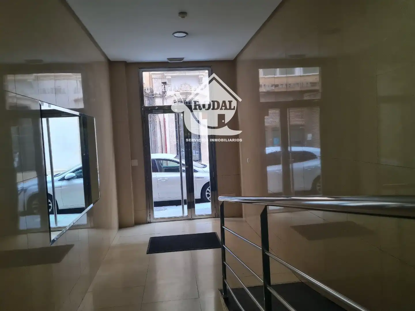 Piso en venta en Almería con Calefacción, Amueblado y Horno