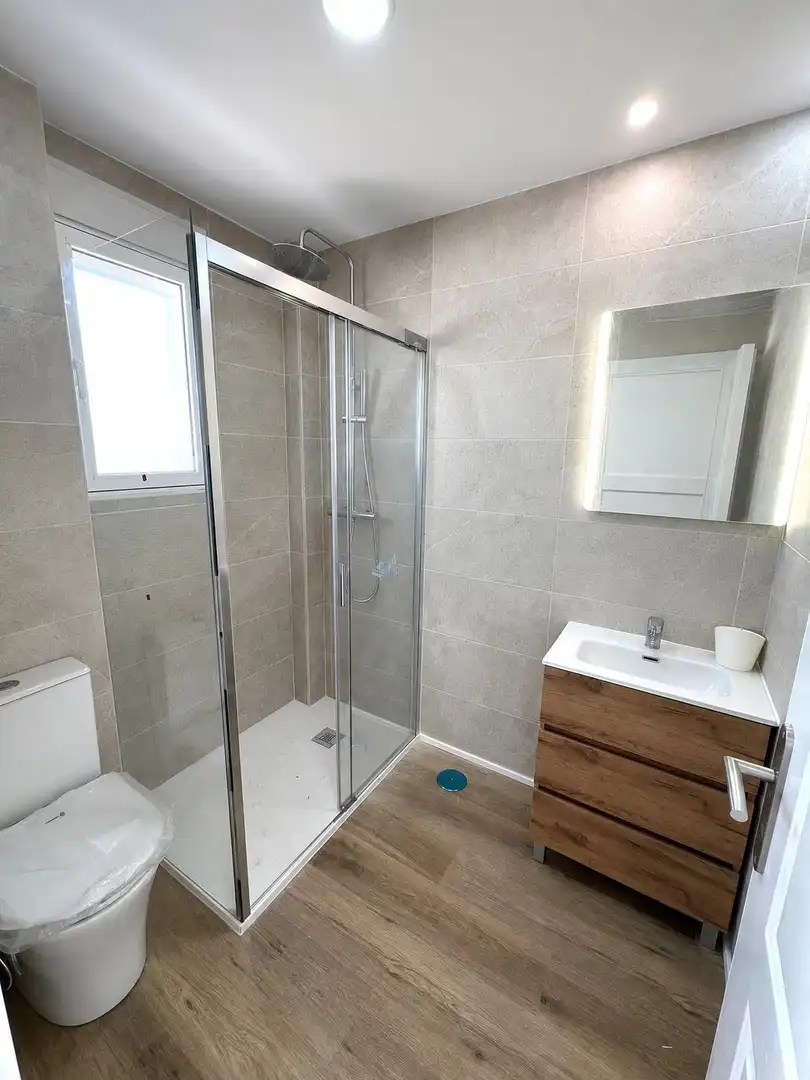 Baño de Casa o chalet en venta en El Campello con Aire acondicionado, Calefacción y Jardín privado
