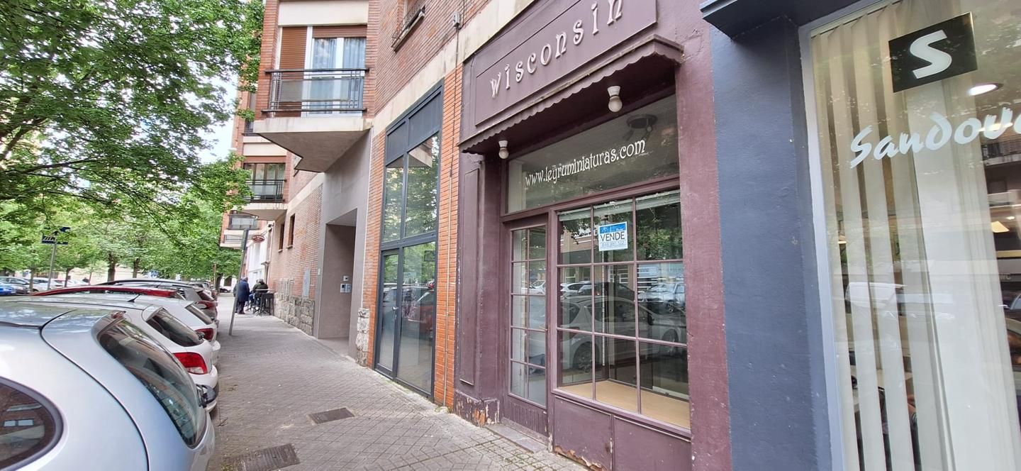 Vista exterior de Local en venda en  Pamplona / Iruña