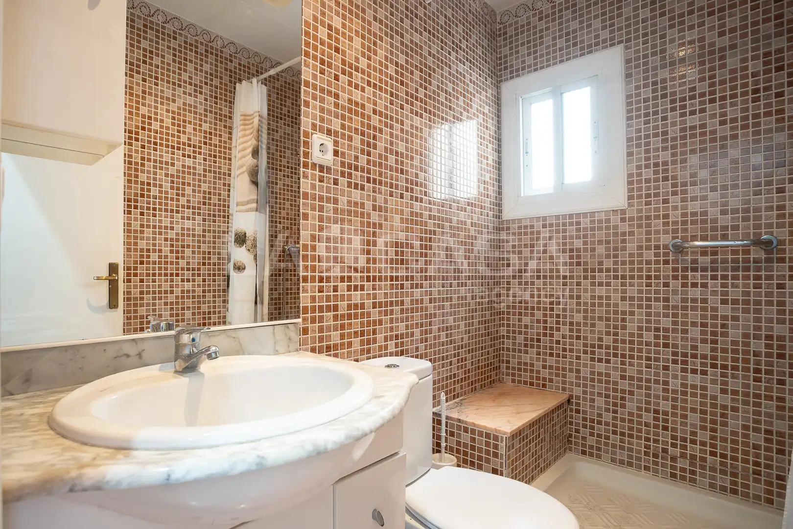 Baño de Piso en venta en Barcelona con Balcón
