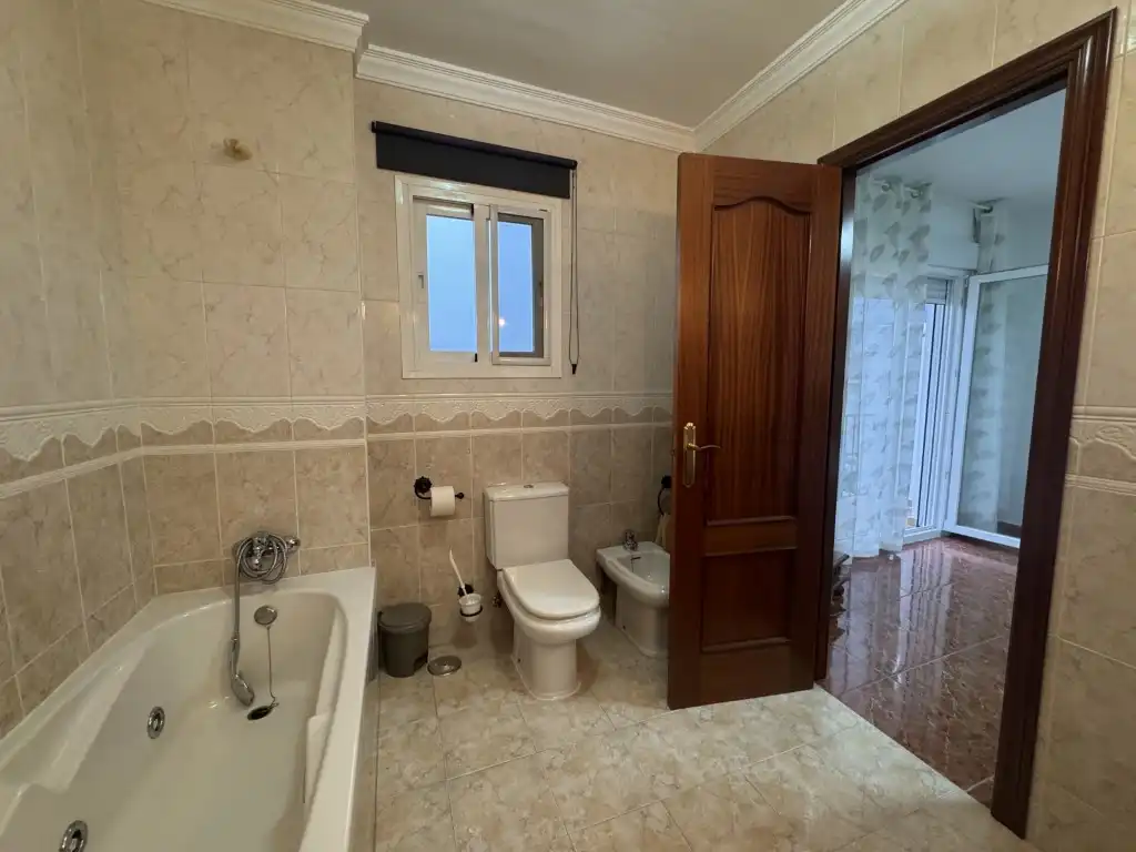 Bany de Casa o xalet en venda en Estepona amb Forn i Rentadora