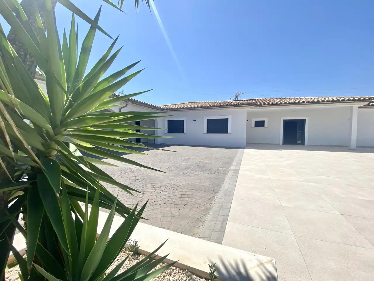 Vista exterior de Casa o xalet en venda en Marratxí amb Aire condicionat, Jardí privat i Piscina