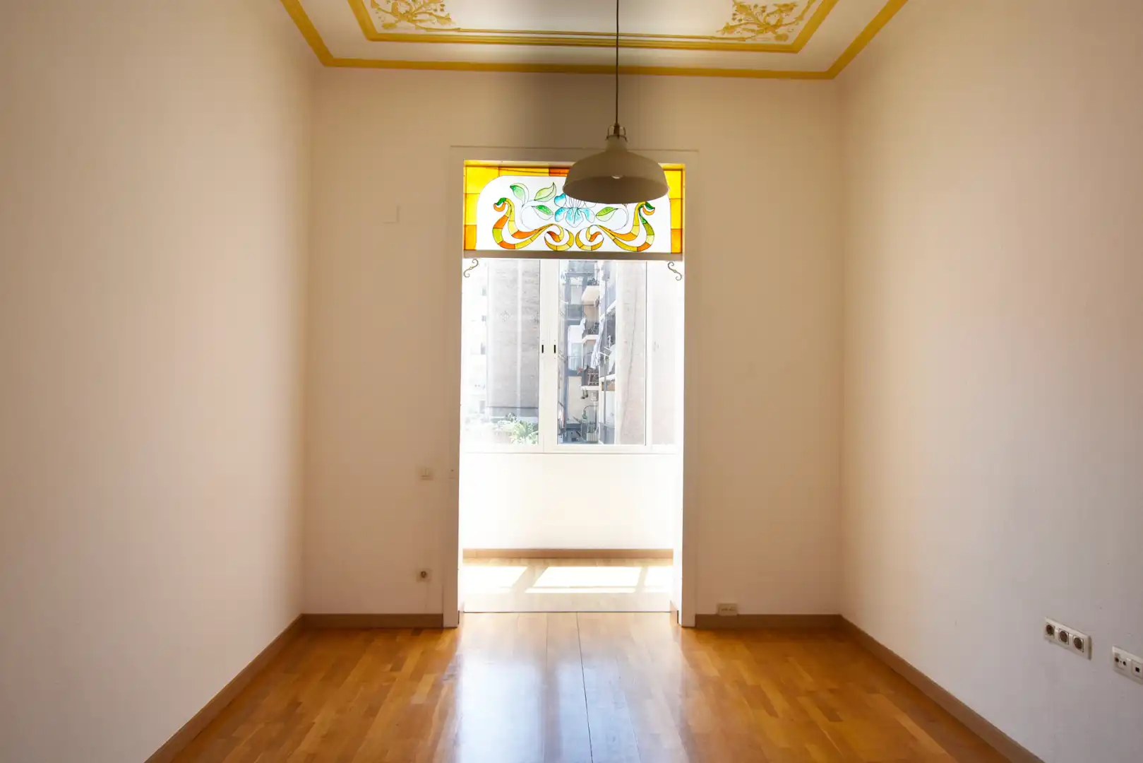 Piso en venta en Barcelona con Calefacción, Balcón y Alarma