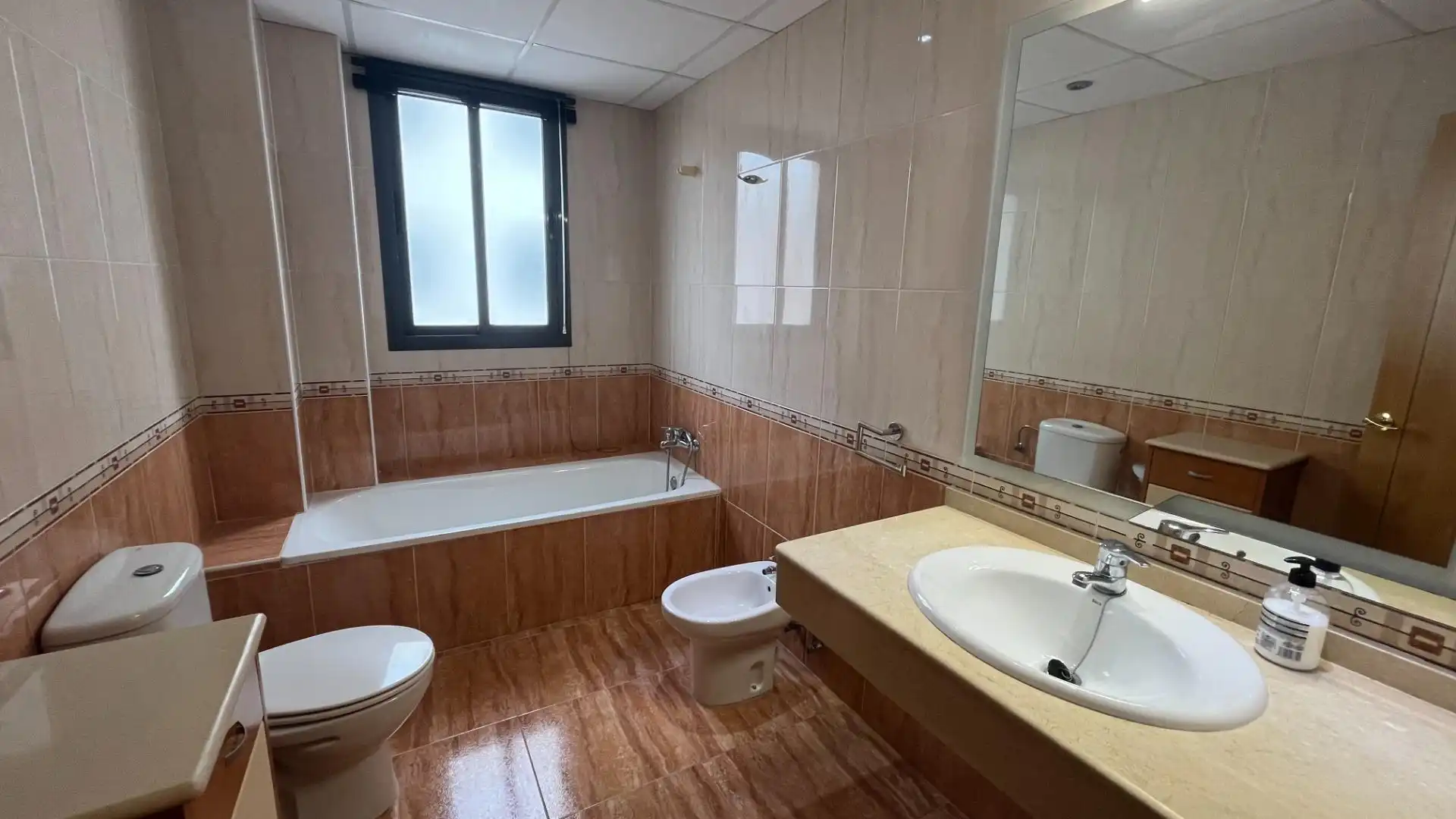 Badezimmer von Wohnungen zur Miete in Meliana, Valencia