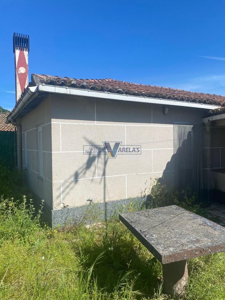 Vista exterior de Casa o xalet en venda en Xunqueira de Espadanedo amb Jardí privat