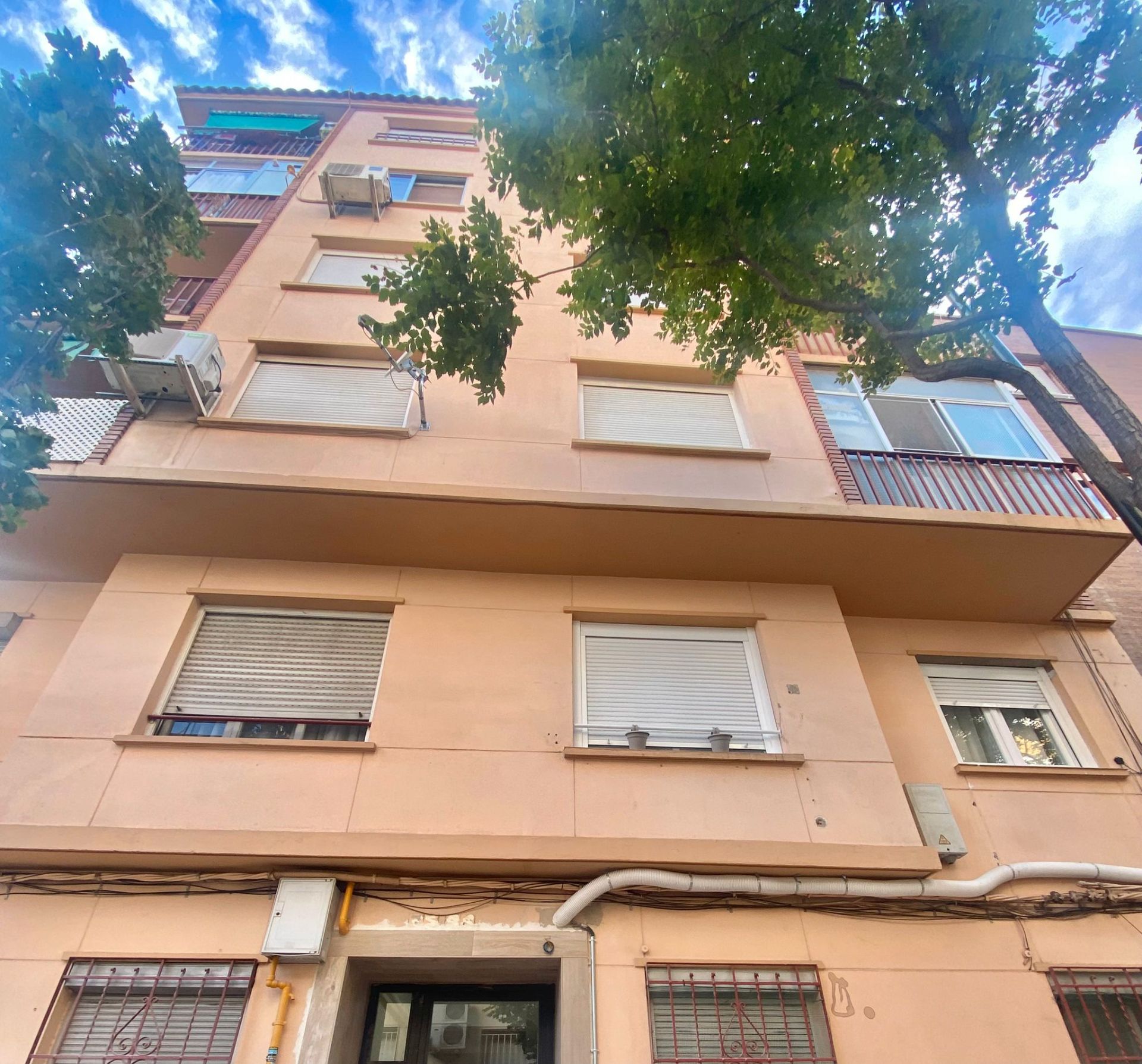 Vista exterior de Piso en venta en  Zaragoza Capital con Calefacción, Trastero y Amueblado