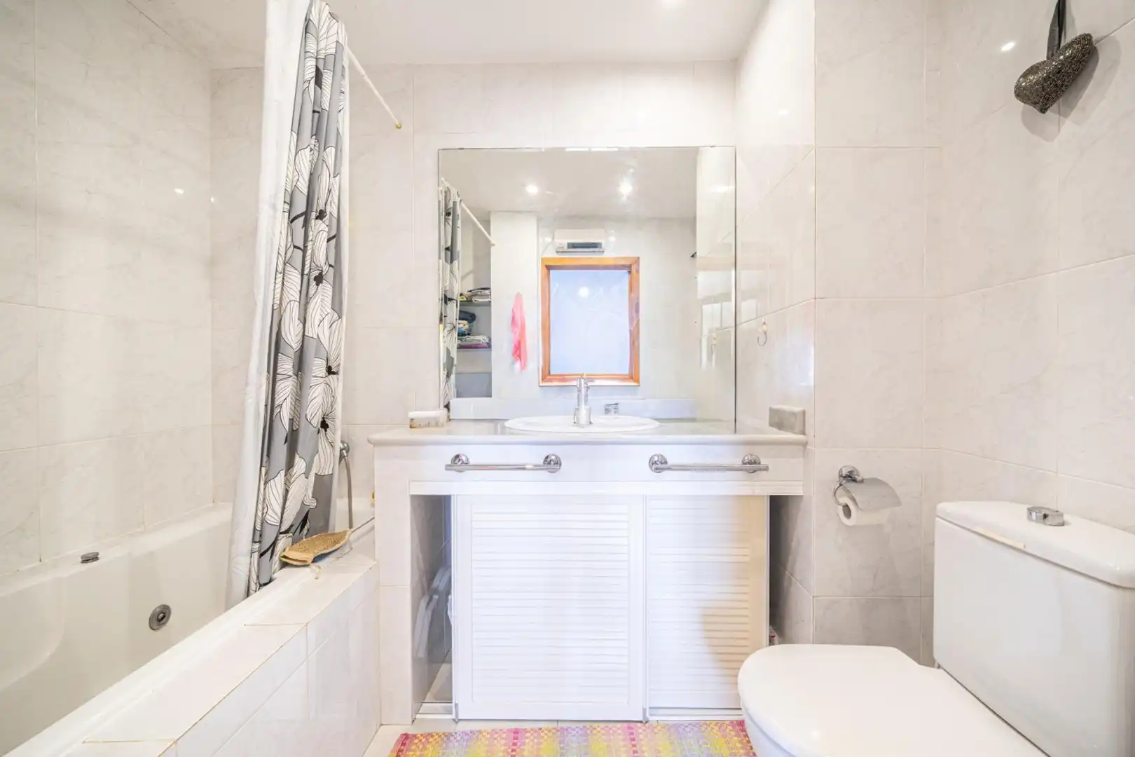 Baño de Piso en venta en  Palma de Mallorca con Aire acondicionado, Calefacción y Balcón