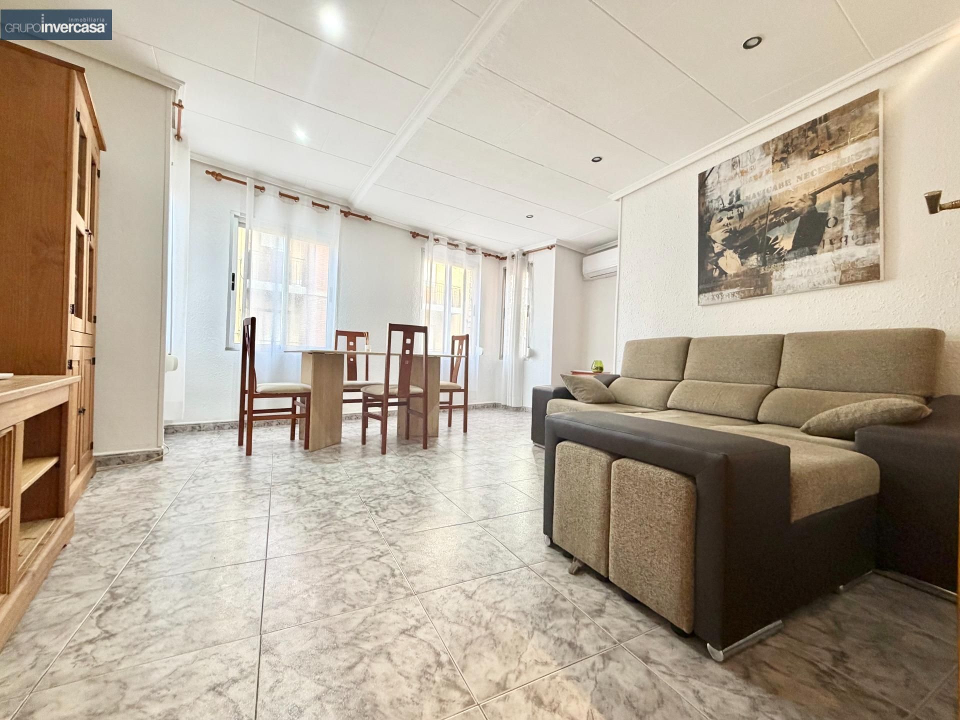 Sala d'estar de Pis de lloguer en Quart de Poblet amb Moblat