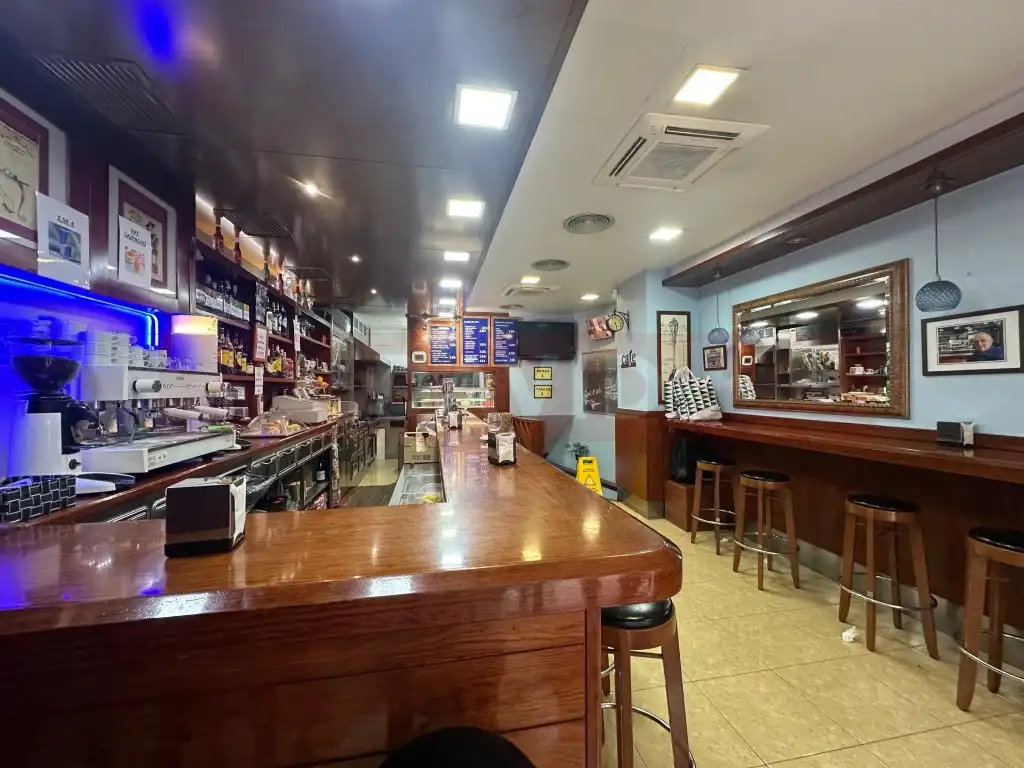 Local comercial de lloguer a Gran Via Corts Catalanes, imagen 2