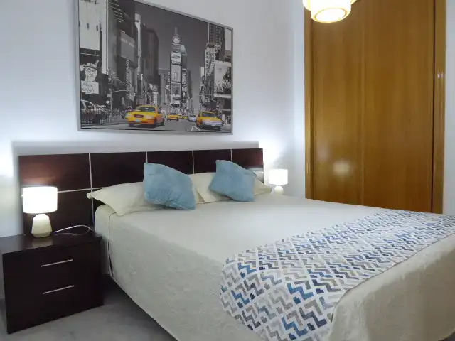 Schlafzimmer von Wohnungen zur Miete in Málaga mit Klimaanlage, Abstellraum und Möbliert