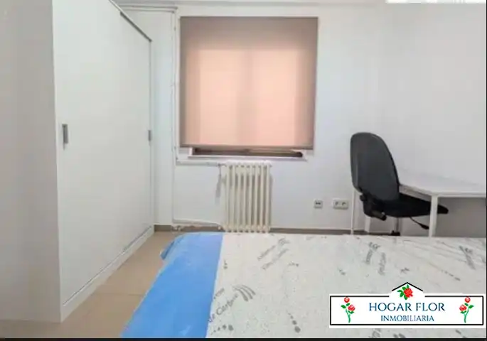 Bedroom of Flat for sale in Salamanca  with Heating and Balcony