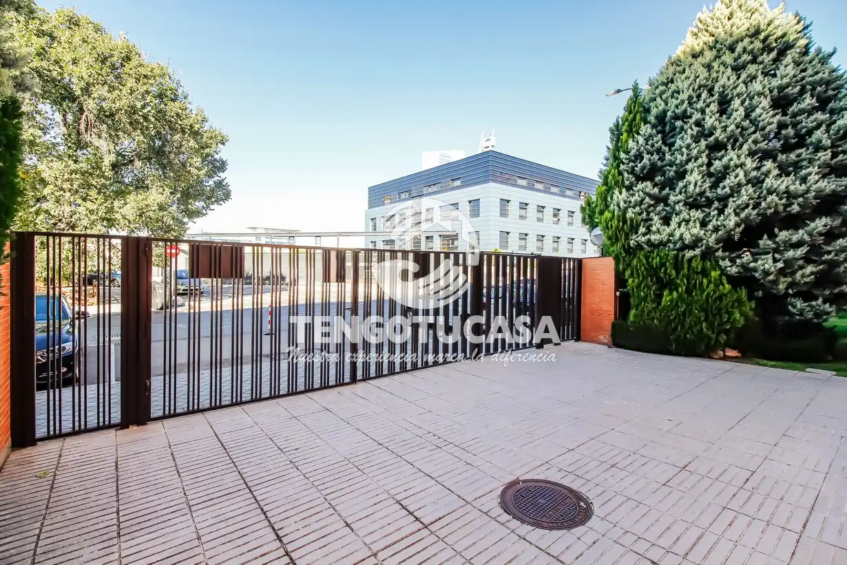 Piso en venta en Calle de Belfast, Rejas