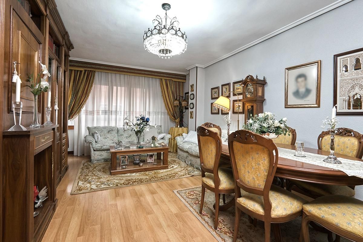 Sala d'estar de Pis en venda en Valladolid Capital amb Calefacció