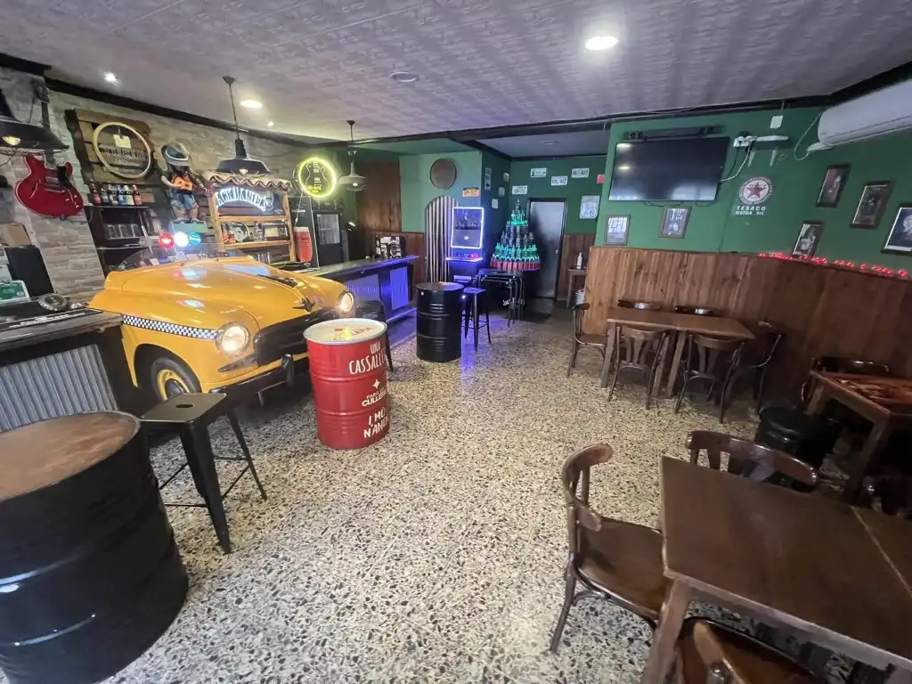 Business premises for sale in Casc Urbà, imagen 3