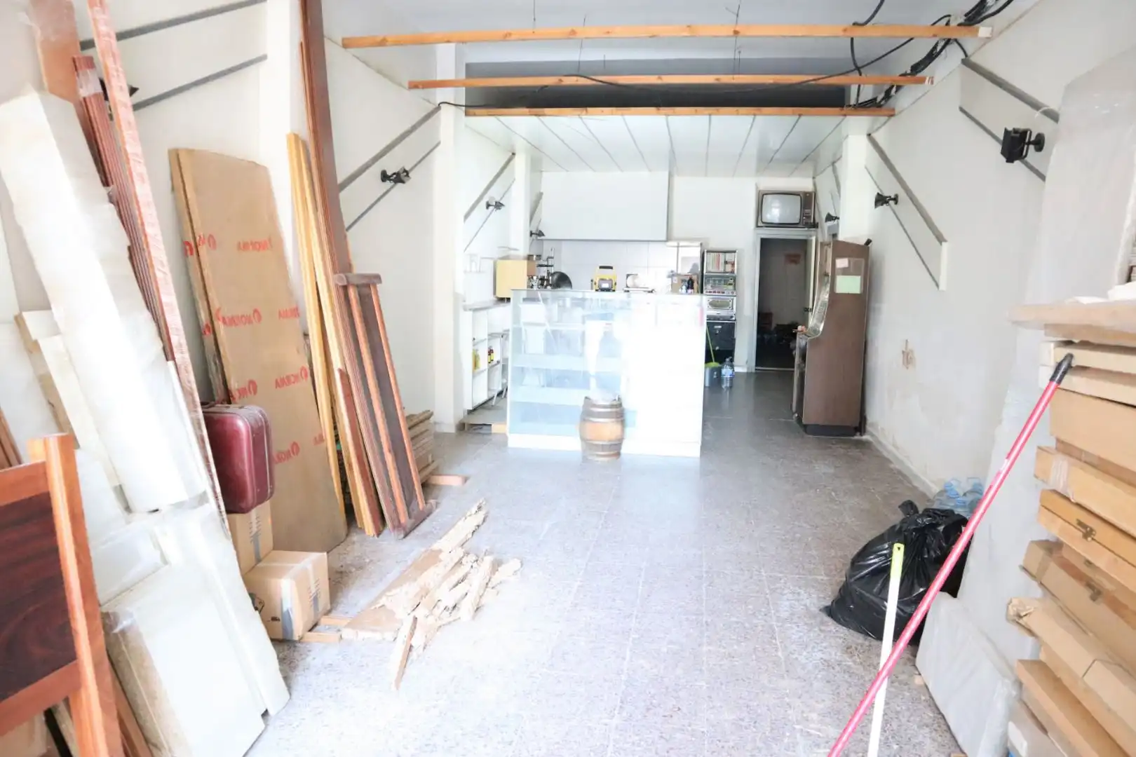 Gewerbefläche zum Verkauf in Centre - Cordelles