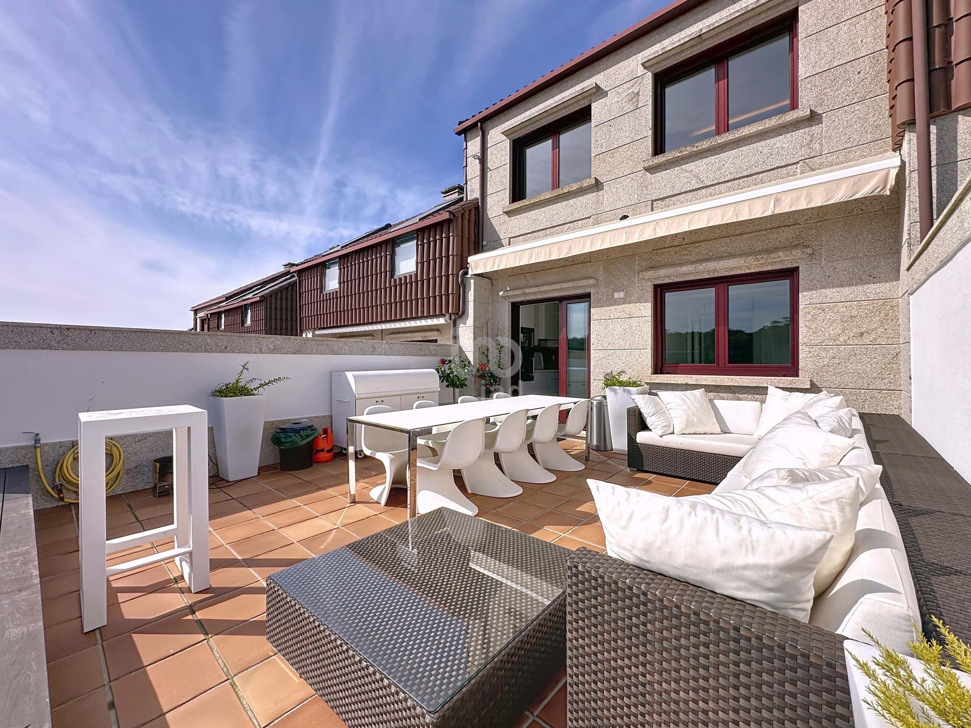 Terrassa de Casa o xalet en venda en O Grove   amb Aire condicionat, Calefacció i Terrassa