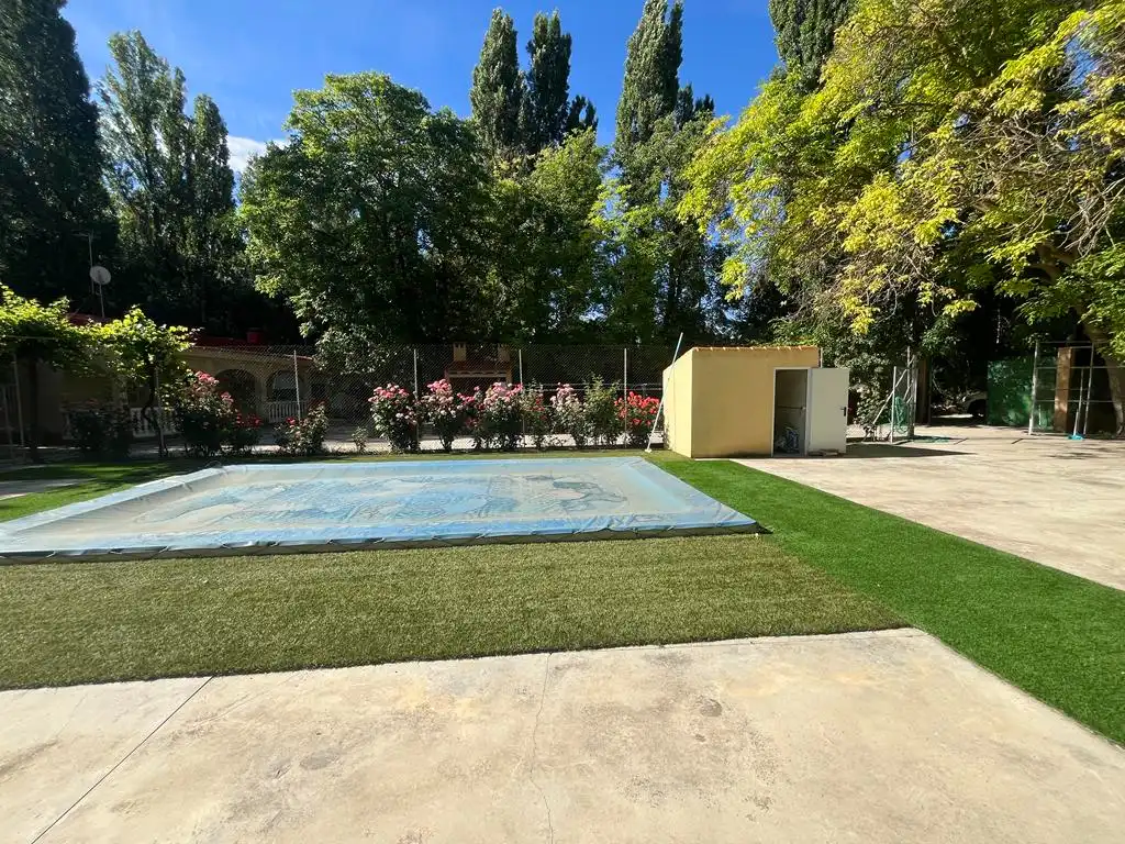 Jardí de Finca rústica en venda en Lezuza amb Traster, Piscina i Moblat