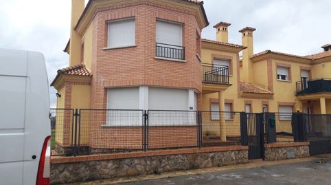 Solvia Inmobiliaria  Chalet adosado Escalona, imatge 2