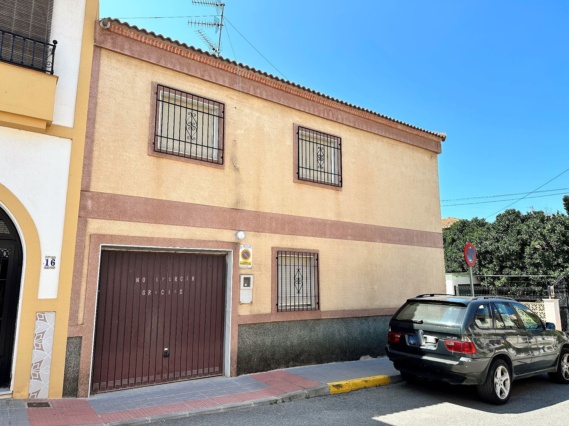 Exterior view of House or chalet for sale in Torrenueva Costa  with Air Conditioner and Storage room