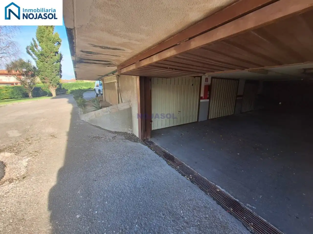 Parking de Piso de alquiler en Noja con Terraza y Amueblado