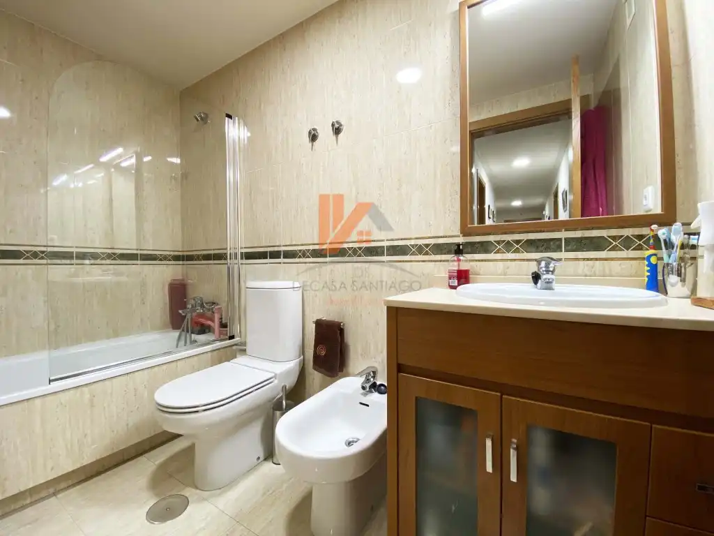 Bathroom of Flat for sale in Ames  with Oven