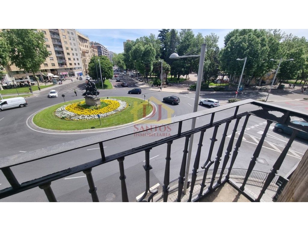Exterior view of Building for sale in Salamanca Capital