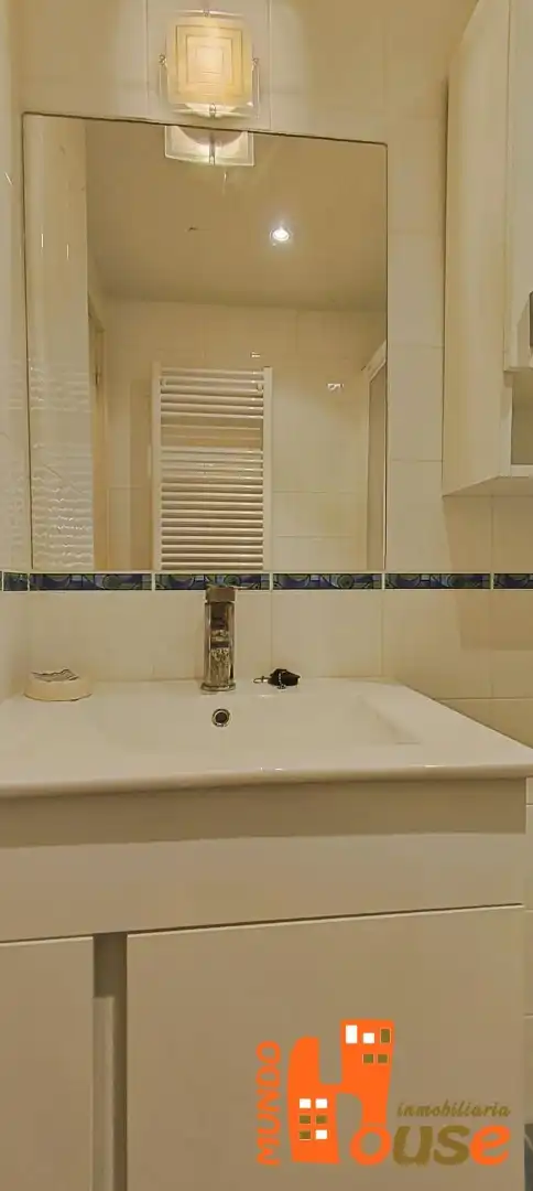 Baño de Piso en venta en Real Sitio de San Ildefonso con Calefacción, Terraza y Piscina comunitaria