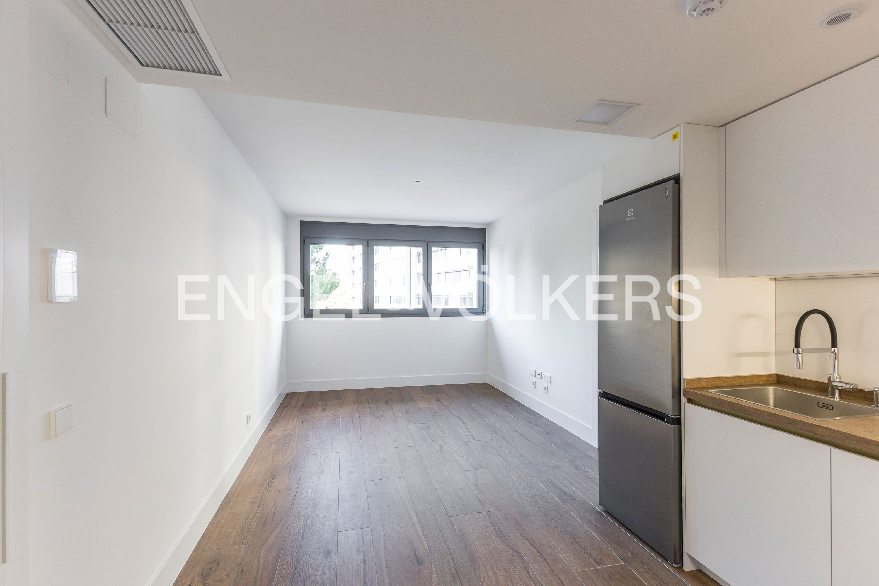 Sala de estar de Apartamento de alquiler en  Madrid Capital con Aire acondicionado, Calefacción y Trastero