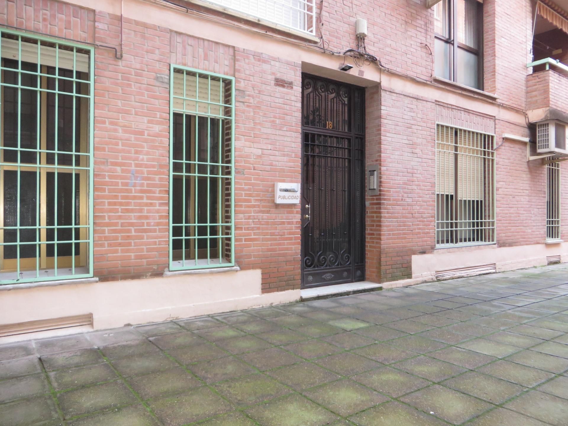 Exterior view of Planta baja for sale in  Córdoba Capital  with Air Conditioner, Heating and Terrace