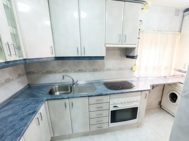 Piso en venta en Calle de Navalmoral de la Mata, Las Águilas