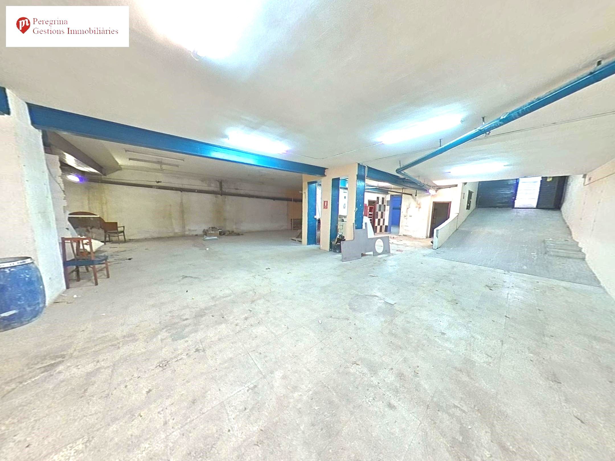 Local en venta en Santa Coloma de Gramenet con Alarma
