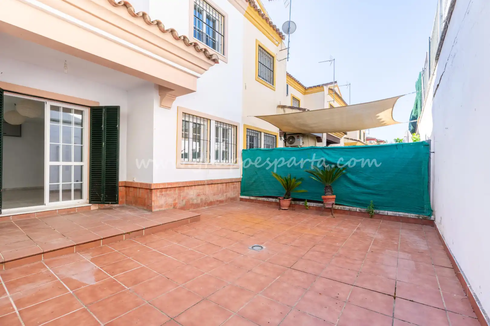 Terrace of Detached homes for sale in Espartinas  with Air Conditioner, Heating and Oven