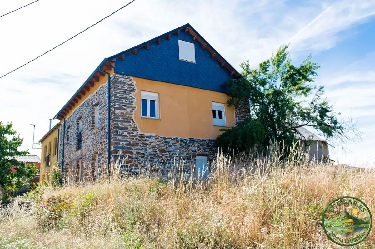 Chalet en venta en Villagatón, imagen 2