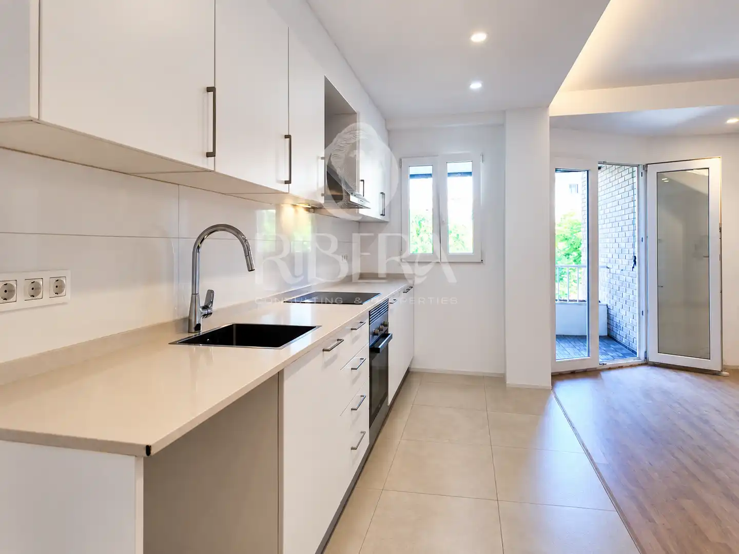 Kitchen of Flat for rent in Valencia  with Air Conditioner, Terrace and Pets allowed
