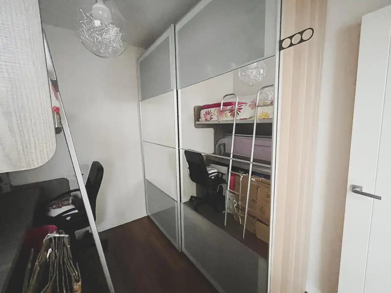 Habitación de Dúplex de alquiler en Cádiz con Terraza y Amueblado