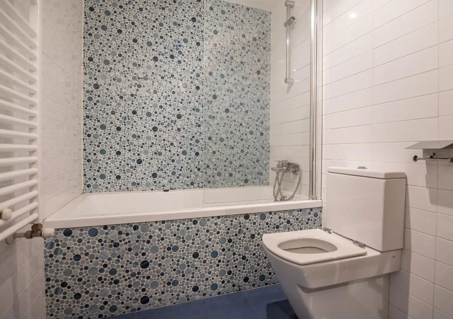 Bany de Pis en venda en A Coruña Capital  amb Aire condicionat, Calefacció i Traster