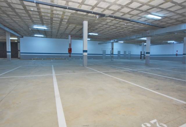 Garaje en Alquiler en N/A, -1 en Espartinas Pueblo