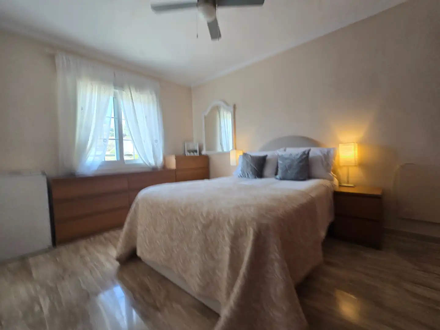 Dormitori de Casa o xalet en venda en Mijas amb Aire condicionat, Calefacció i Jardí privat