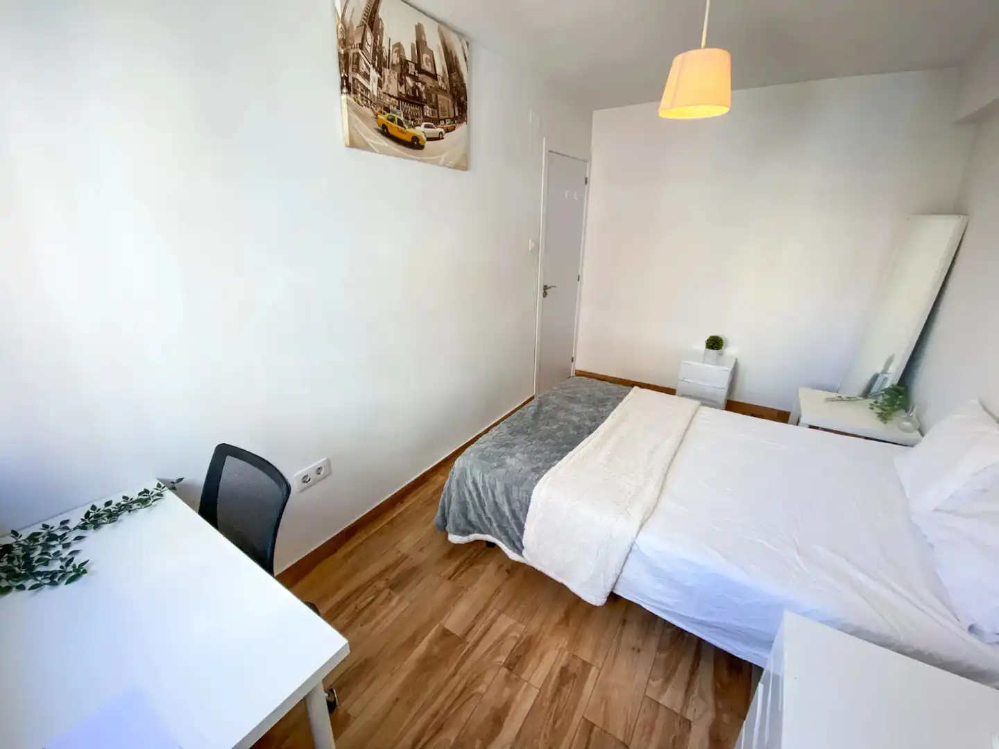 Schlafzimmer von Wohnung zur untervermieten in Triana
