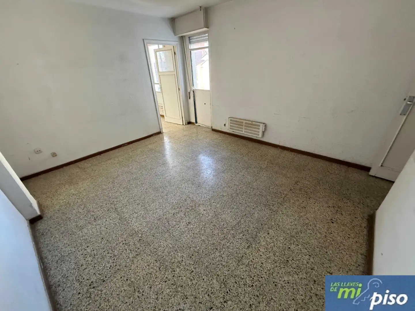 Flat with terrace for sale in Calle de Portugal 4, imagen 5