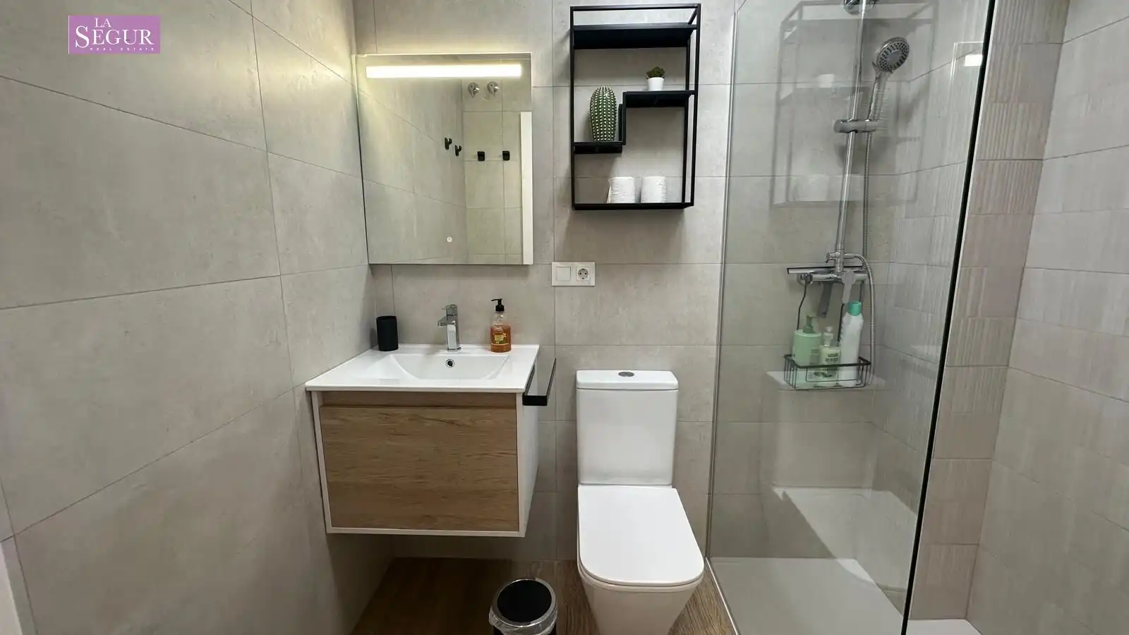 Bathroom of Ground floor for sale in Conil de la Frontera  with Terrace, Furnished and Community pool