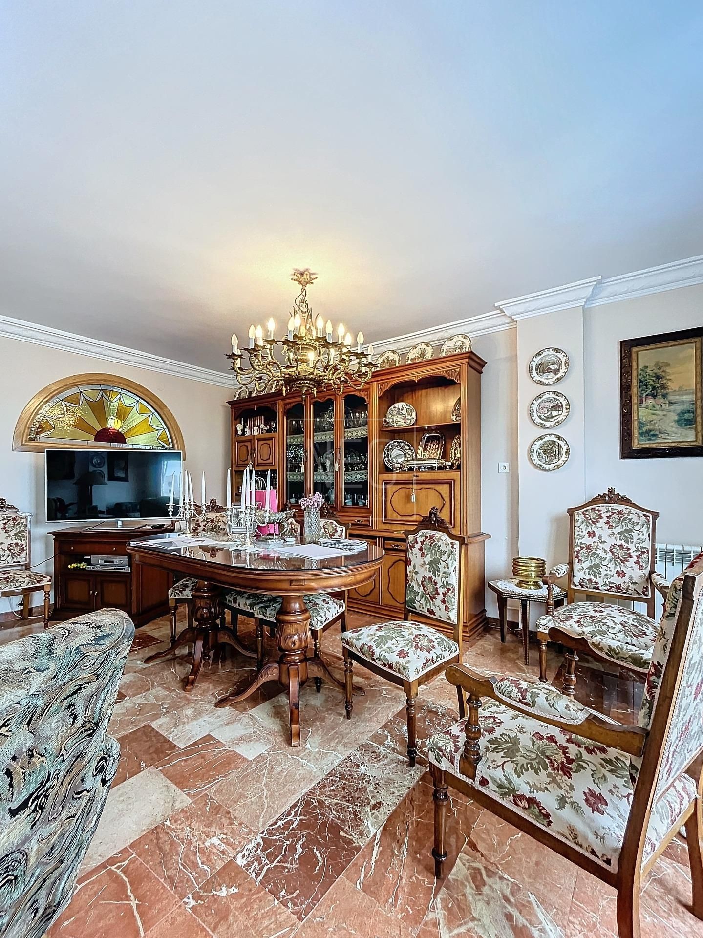 Menjador de Pis en venda en  Granada Capital amb Aire condicionat, Calefacció i Terrassa