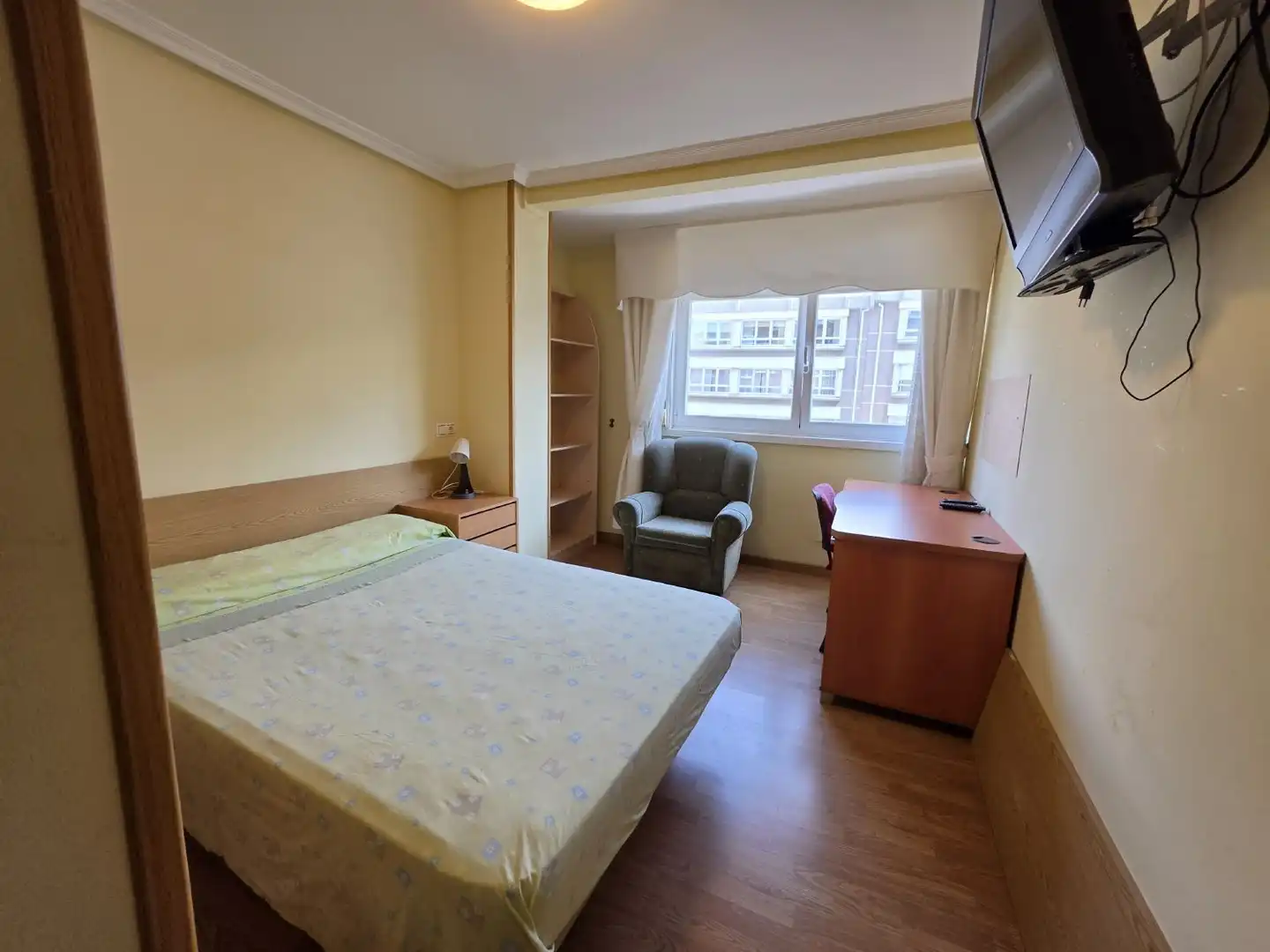 Schlafzimmer von Wohnung zur Miete in A Coruña Capital  mit Möbliert