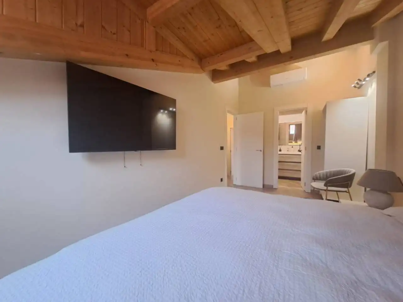 Dormitori de Dúplex en venda en Burgos amb Aire condicionat, Calefacció i Parquet