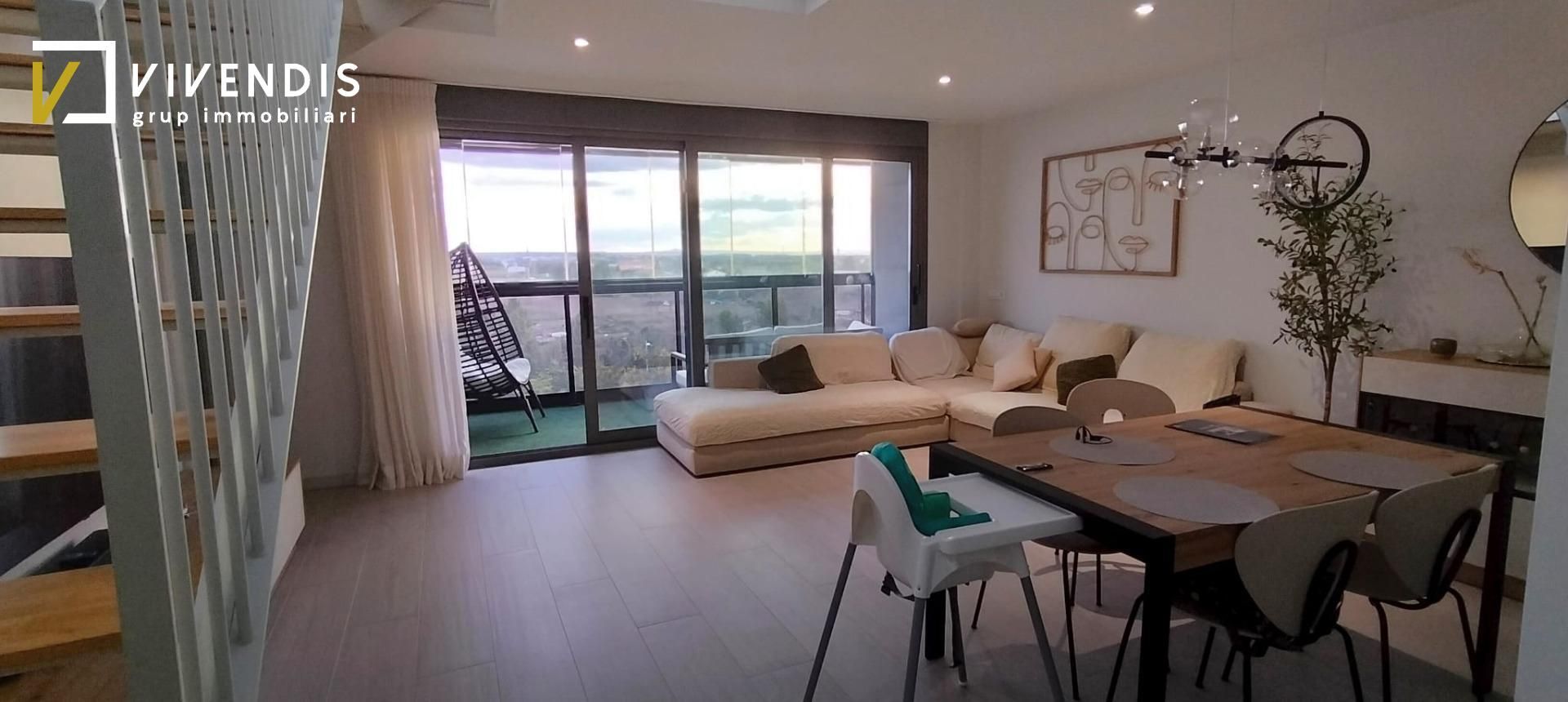 Sala d'estar de Àtic en venda en  Lleida Capital amb Calefacció, Terrassa i Traster