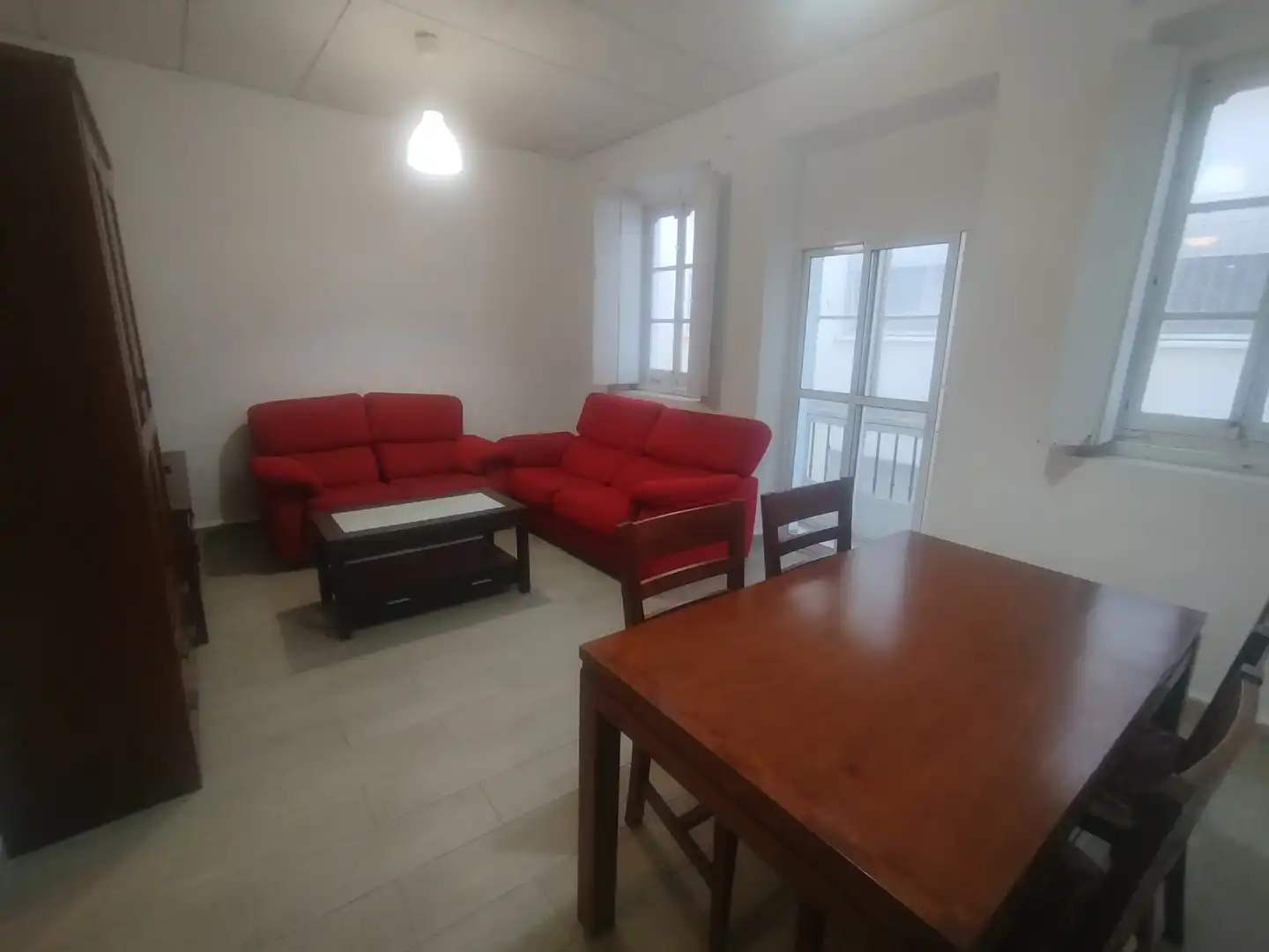 Living room of Flat for sale in Cádiz  with Furnished and Balcony