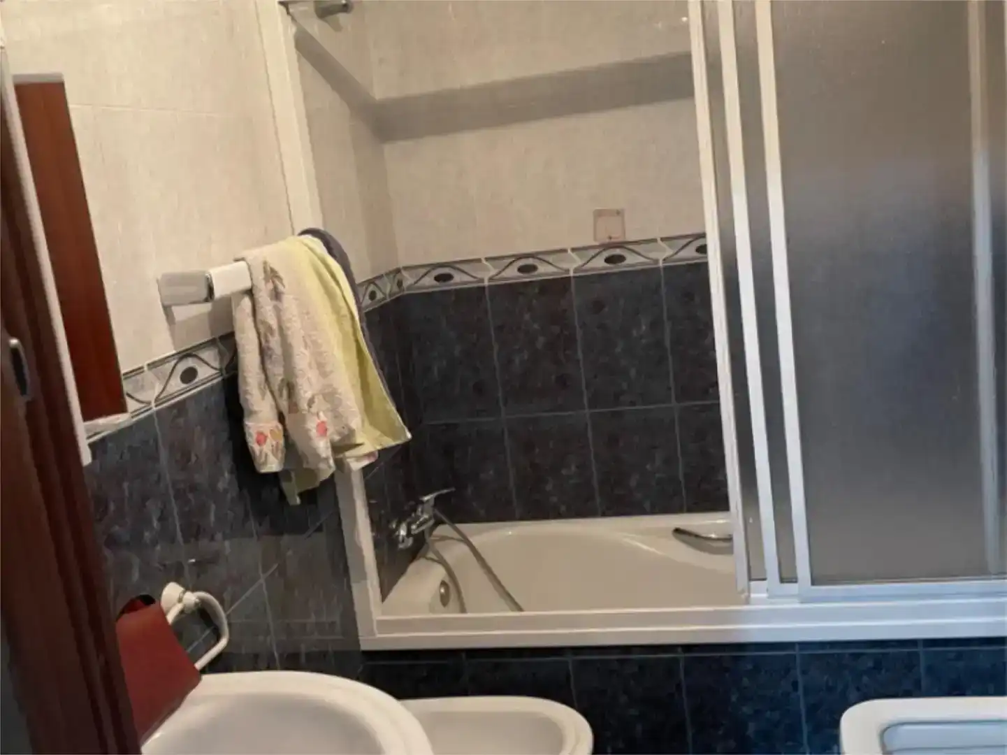 Baño de Apartamento en venta en Algeciras con Aire acondicionado, Parquet y Amueblado