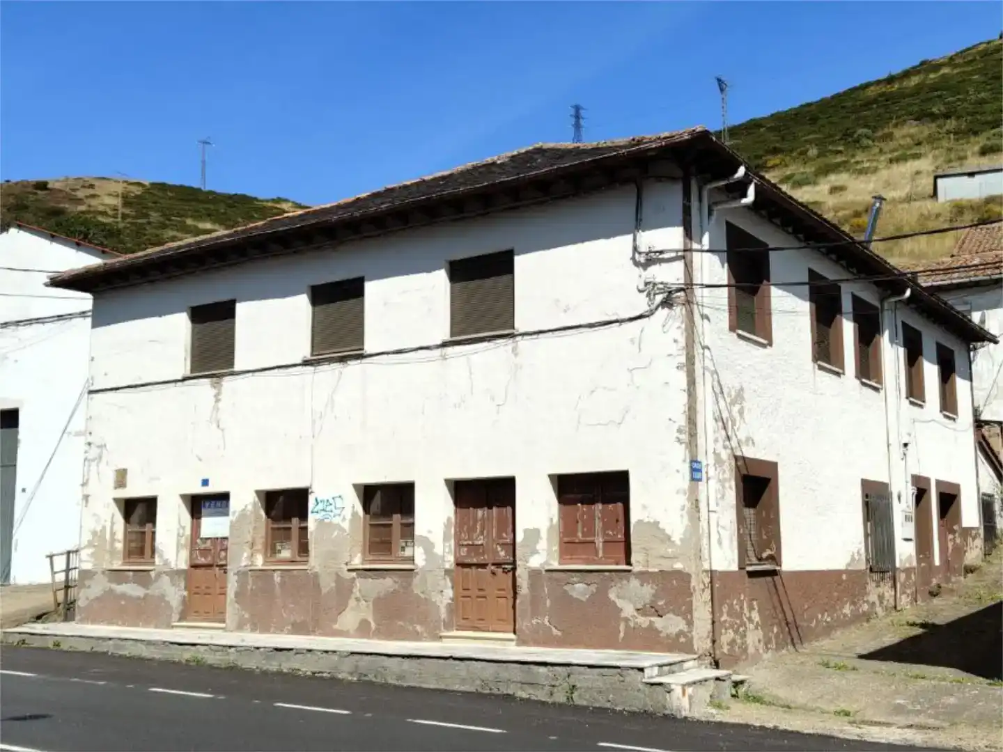Vista exterior de Pis en venda en Villamanín amb Traster i Moblat