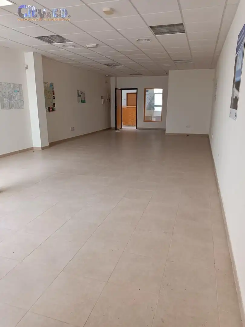 Oficina en venda a Lorquí