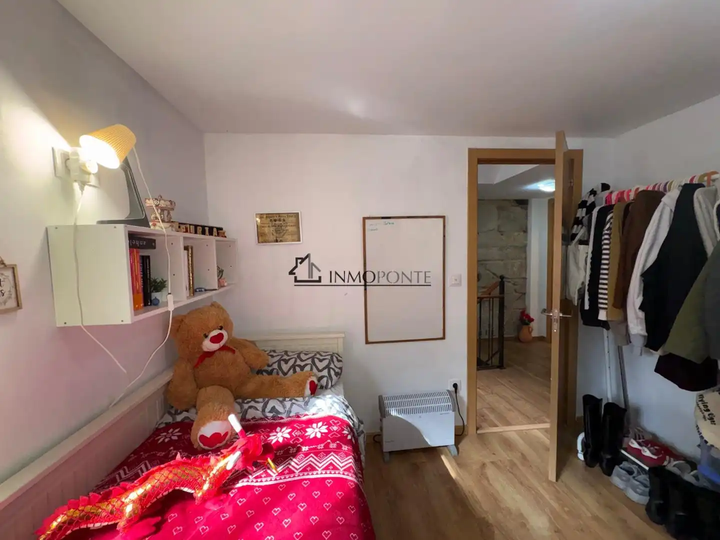 Dormitori de Casa adosada en venda en Marín amb Terrassa
